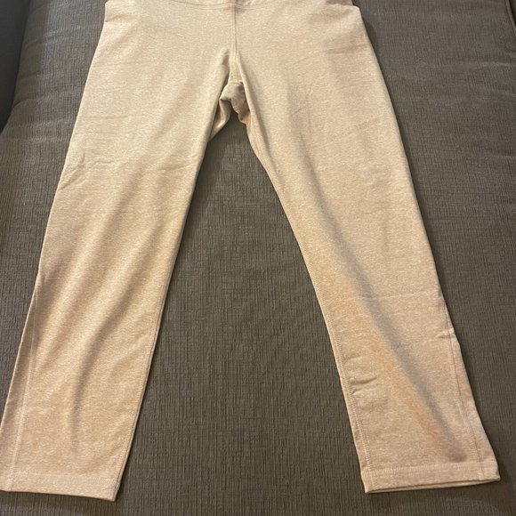Old Navy High-Waisted CozeCore Crop Leggings Size M NEW NWT - Mocha Taffy Tan - Picture 3 of 5